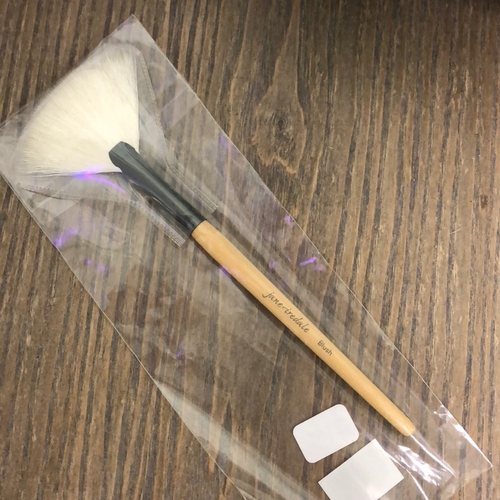 Blush Brush Jane Iredale